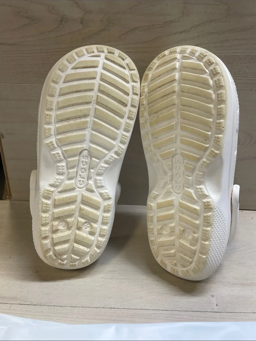 CROCS Kids White Clog Slippers with Grey Fleece Lining #1032
